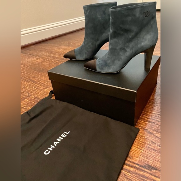 CHANEL Women's Boots Size 7.5 Blue - Picture 4 of 9